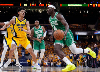 Boston Celtics destroy the Indiana Pacers, 142-105